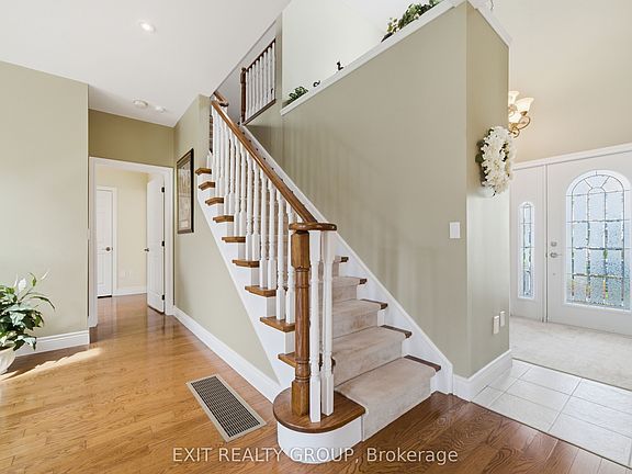 4th image of 25 Shewman Rd