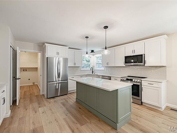 2nd image of 235 Cherry Hills Meadows Dr