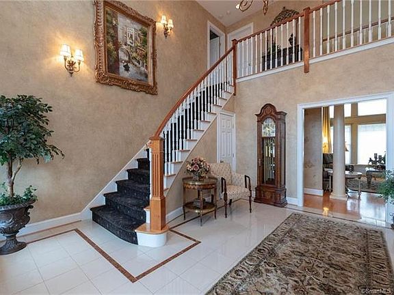 3rd image of 51 Murphy Dr