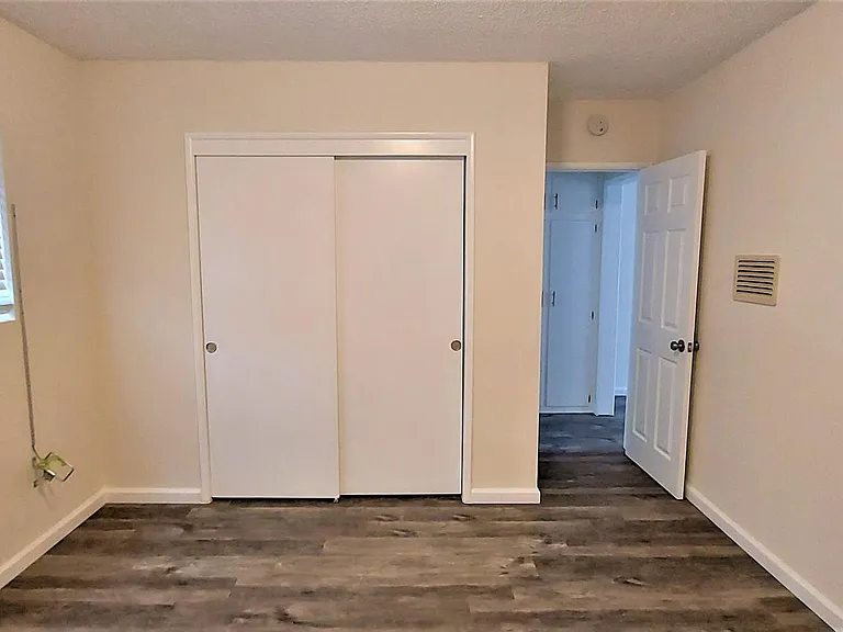 12704 Cedar Ave #B — Photo 18