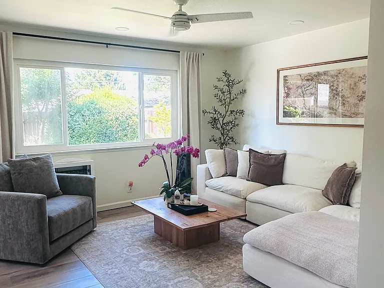 9205 Castlemont Cir — Photo 1