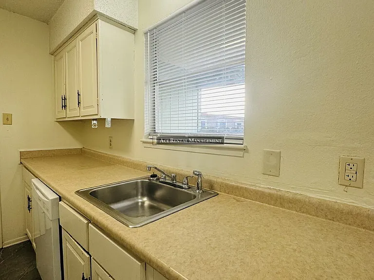 2901 Helena Ave #204 — Photo 7