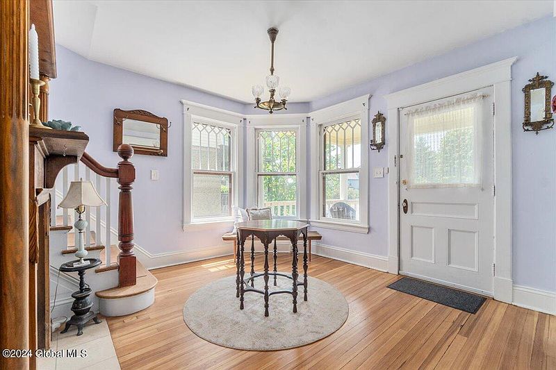 3rd image of 1206 Parkwood Boulevard