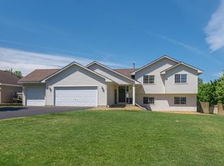 18419 Everton Cir, Farmington, MN 55024