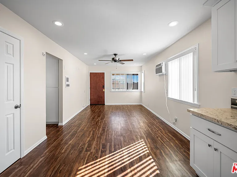 432 N Harvard Blvd — Photo 4