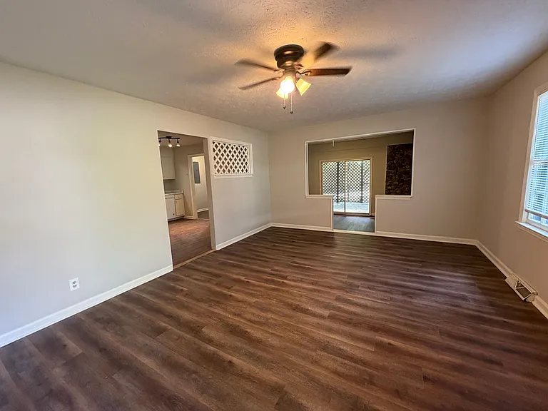 24 Woodberry Dr SE — Photo 3
