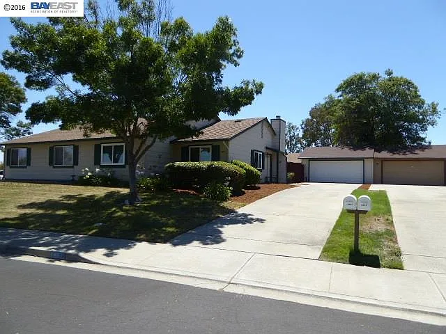 4487 Greens Ct photo 1