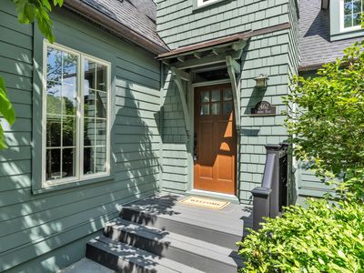 2462 N Dixboro Rd, Ann arbor, MI, 48105