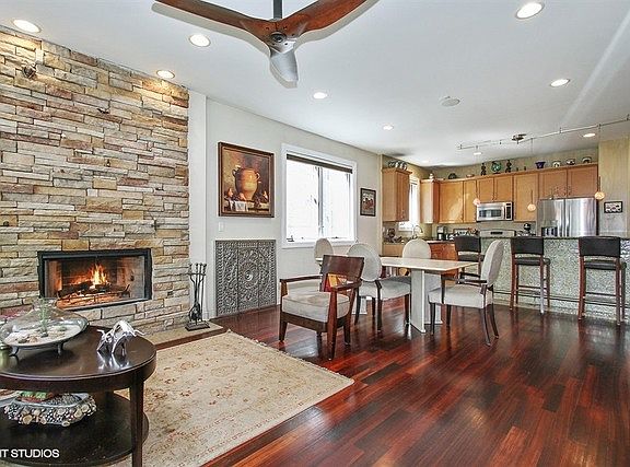 3rd image of 2632 W Evergreen Ave #1W