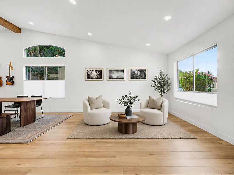1053 E Bart St — Photo 12