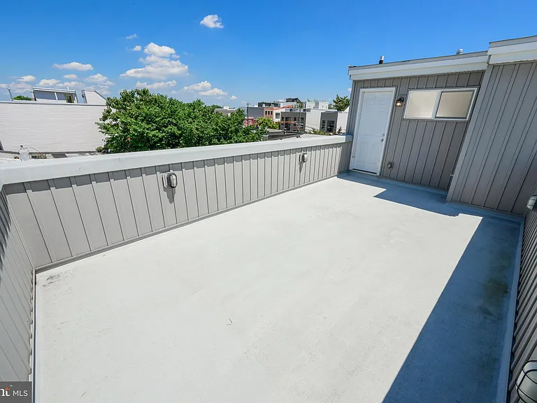 1439 N Newkirk St — Photo 33