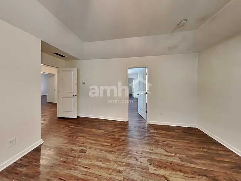 138 Ellen Glen Way — Photo 12