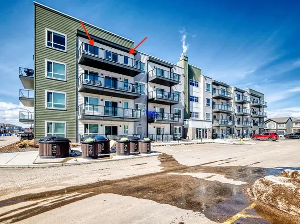 33 W Carringham Gate NW #1402, Calgary, AB T3P 2H6