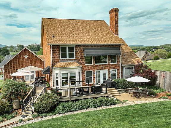 3rd image of 506 Ivy Lake Dr