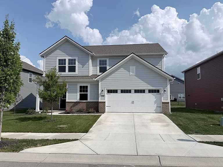 2137 Egbert Rd — Photo 2