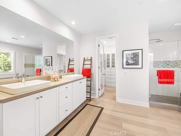 164 Villa Rdg — Photo 17