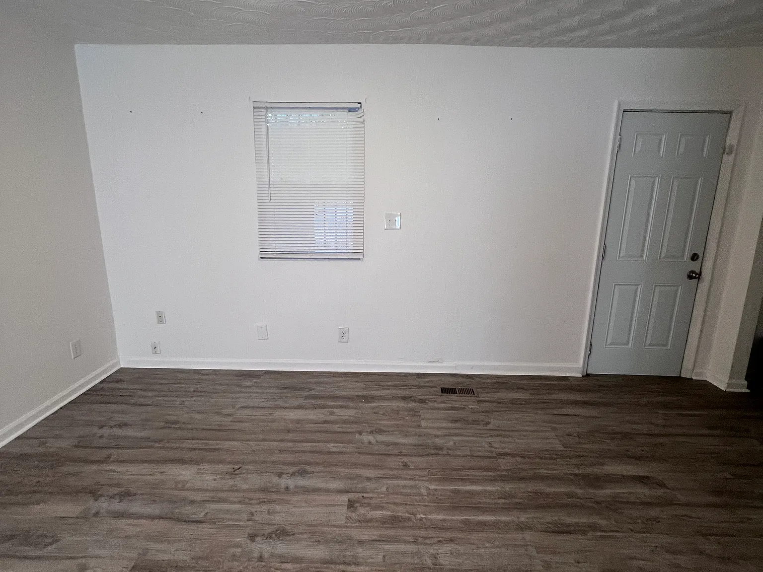 3 bed, 1158 sqft, $1,850 — Photo 3