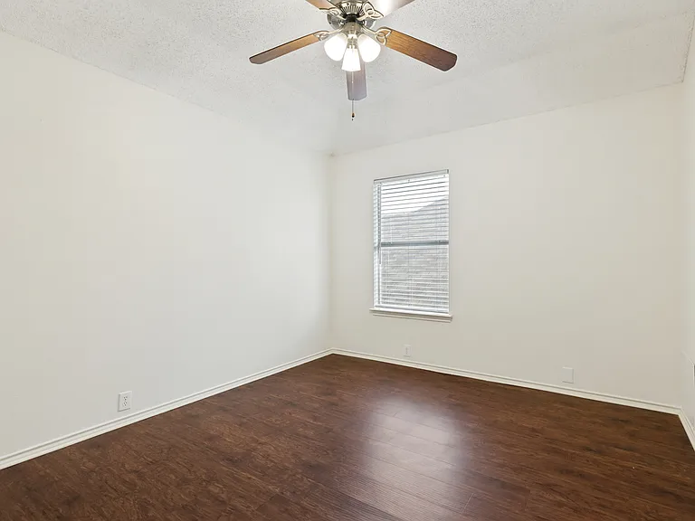 4725 Grant Park Ave — Photo 11