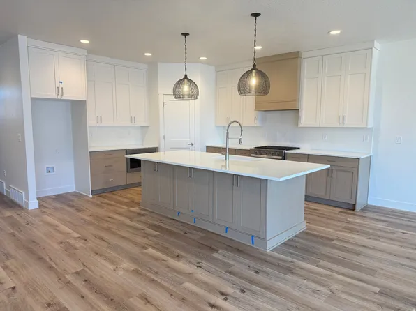 6382 S Larry Way #140, South Weber, UT 84405