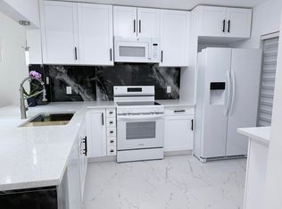 300 E Club Cir APT 107, Boca Raton, FL 33487