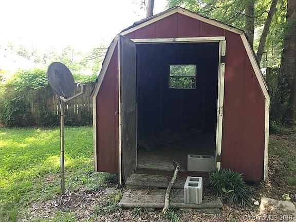 3rd image of 519 E Peachtree St