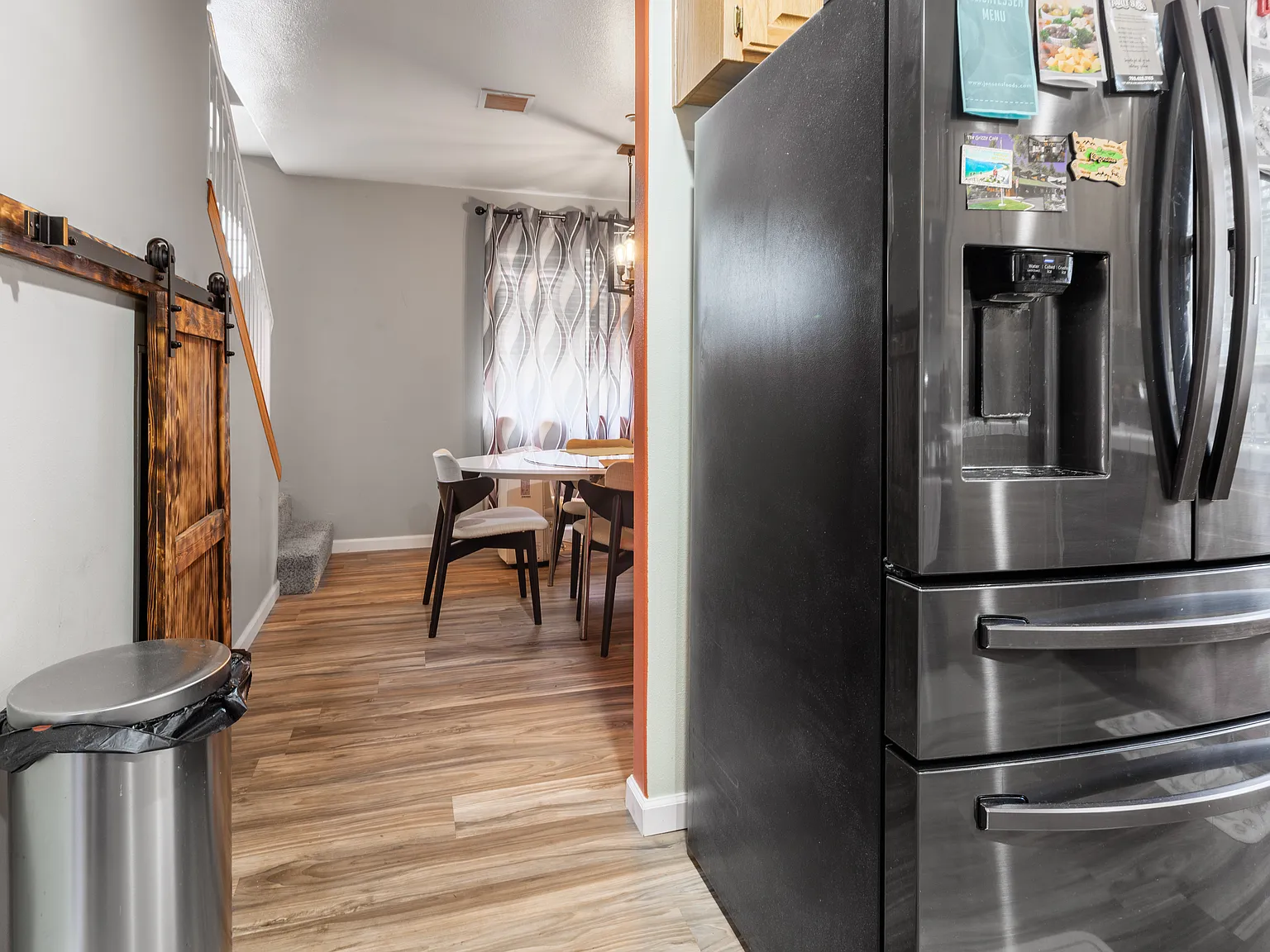 1439 Ross St — Photo 2
