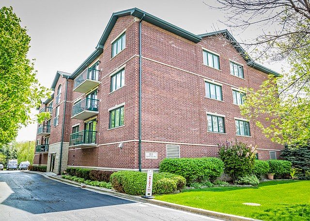 1st image of 511 N Cass Ave APT 3C