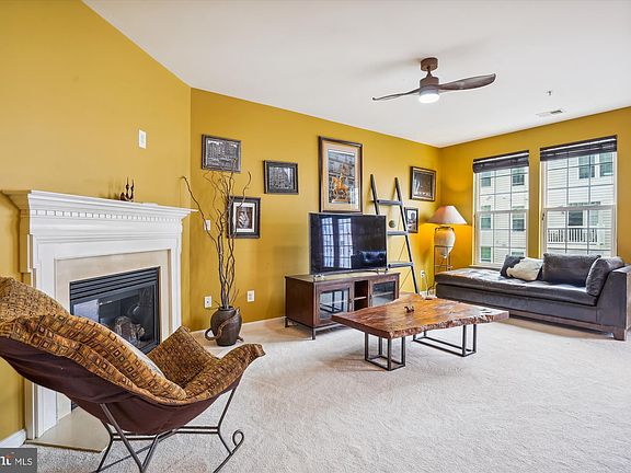 5th image of 15300 Regents Park Dr