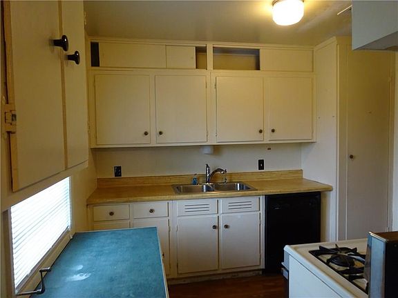 5th image of 1317 Meadow Ln