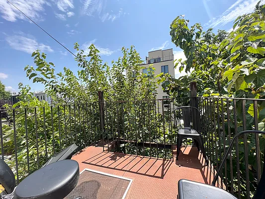 Rented by Pear NYC LLC | media 3