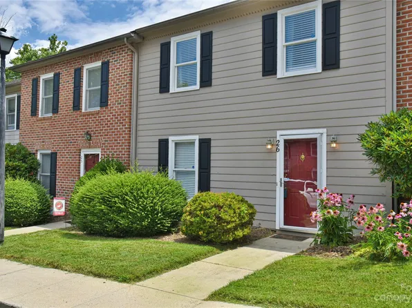 26 Sleepy Hollow Ln, Swannanoa, NC 28778
