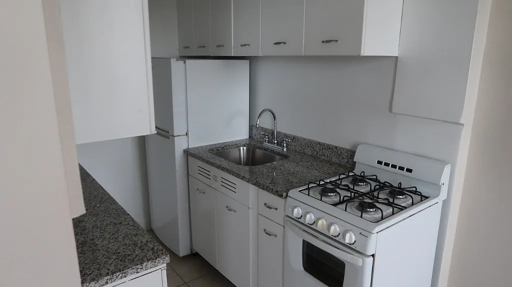 2 bed, 1.0 bath, 1000 sqft, $1,850 — Photo 2