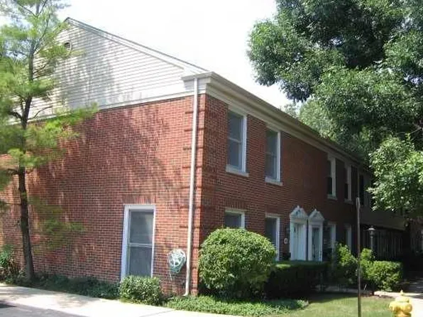 1446 Pebblecreek Dr #12B, Glenview, IL 60025