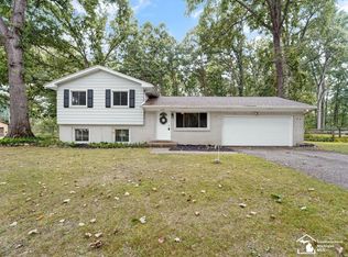 2389 Devonshire St, Temperance, MI 48182