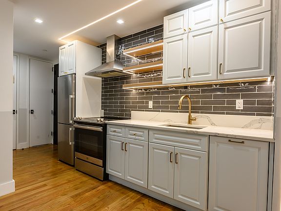 2nd image of 115 Stanwix St APT 404