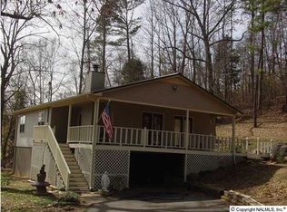 961 Georgia Mountain Rd, Guntersville, AL 35976