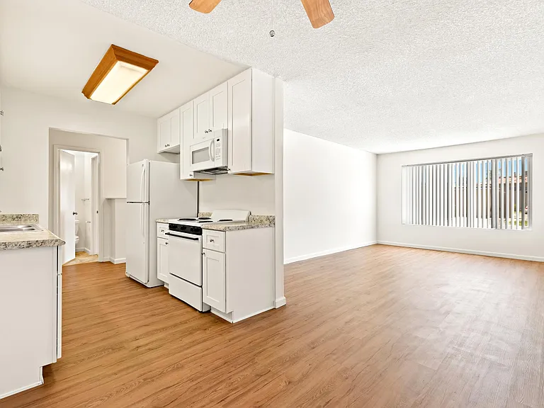 Lake Murray Villa Apartments — Photo 9
