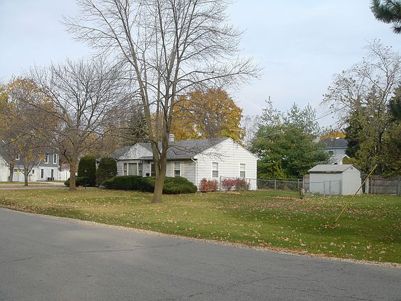 3rd image of 3505 Highland Ct
