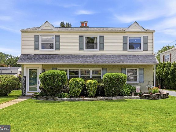 3rd image of 613 Edgley Ave