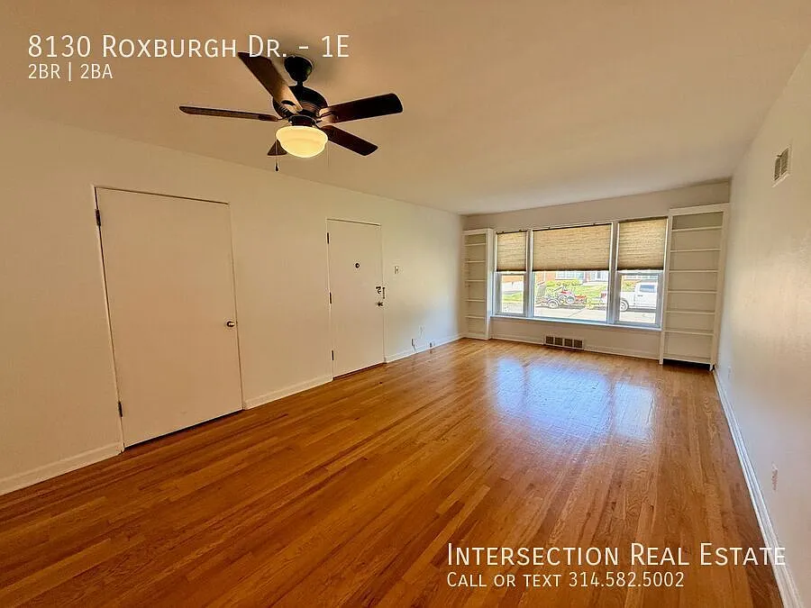 Spacious 2Bed/1.5 Bath in Clayton, MO — Photo 4