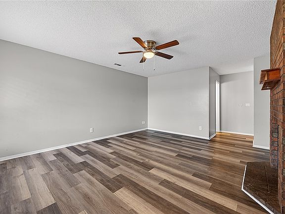 3rd image of 4416 & 4418 W Acoma St