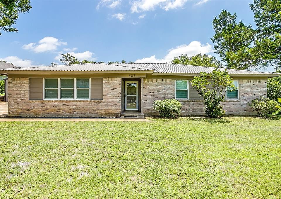 1st image of 429 Pecan Dr