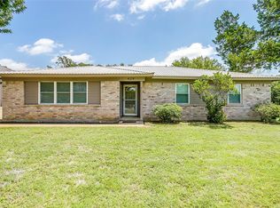 429 Pecan Dr, Burleson, TX 76028