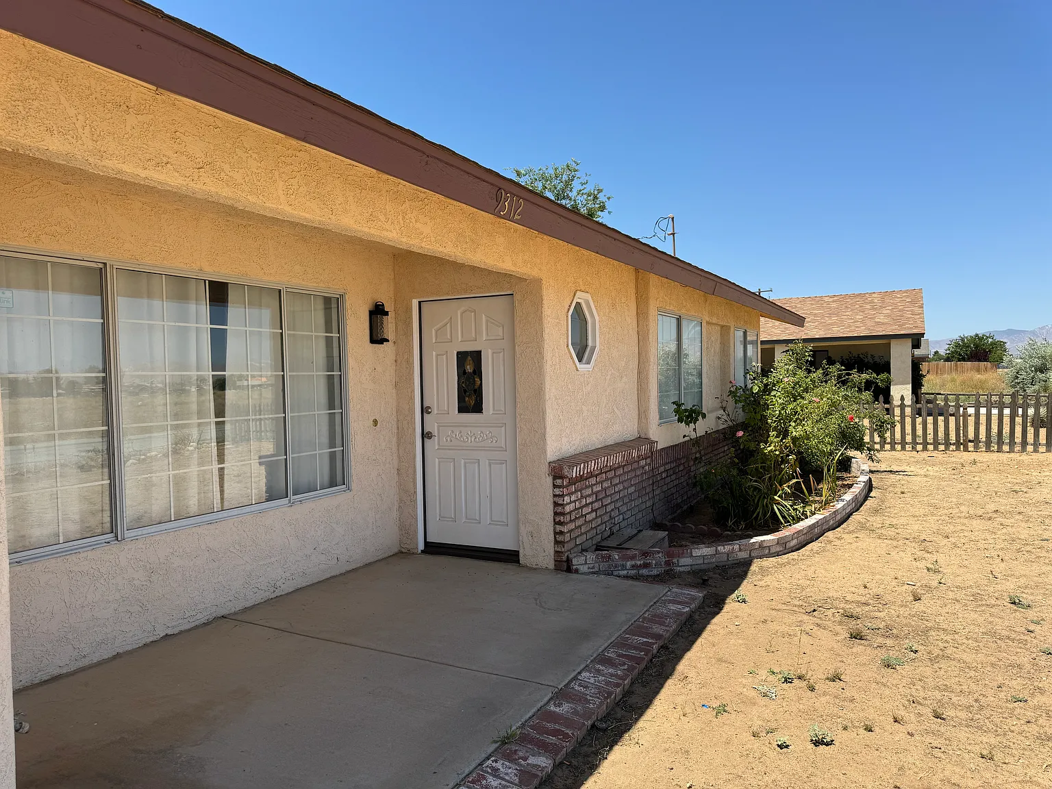 3 bed, 1596 sqft, $2,300 — Photo 2