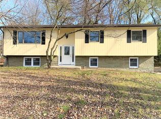 27 Oxford Rd, New Windsor, NY 12553