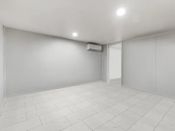 164 Underhill Avenue image 8 of 18