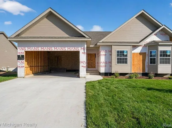 13183 Harbor Landings Dr #103, Fenton, MI 48430