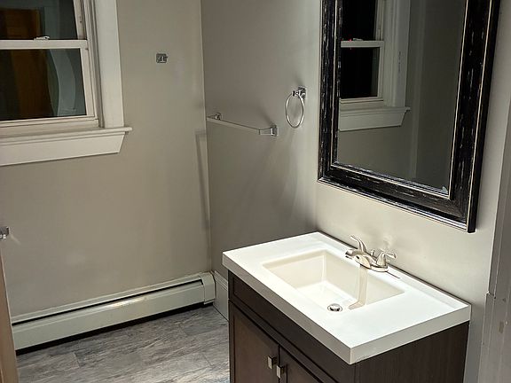 4th image of 181 Arnold Ave #4