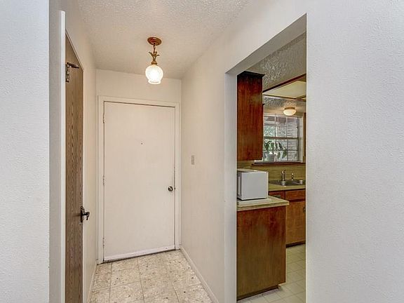 3rd image of 9404 Newberry Dr