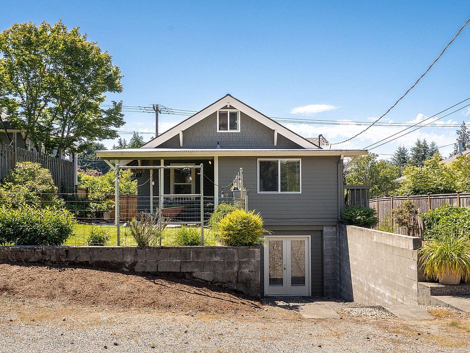 Basement Level 2 Bedroom Apartment
